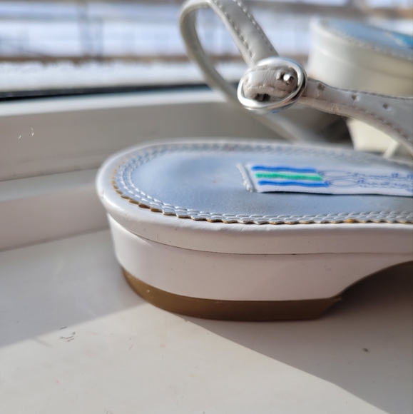 Arnold Churgin white sandals size 8 - Picture 4 of 4